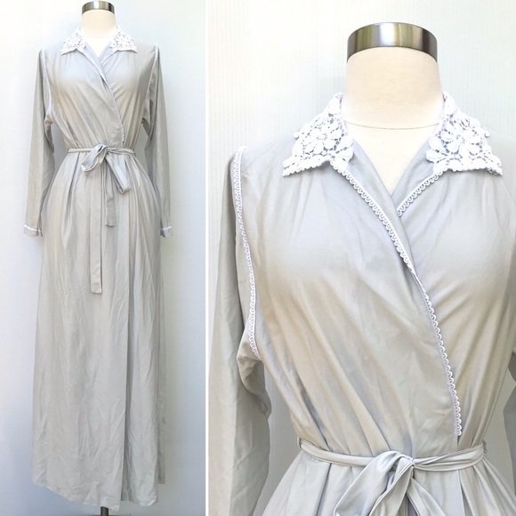 Vintage Other - Vintage 60’s Miss Dior silver grey and white lace wrap robe